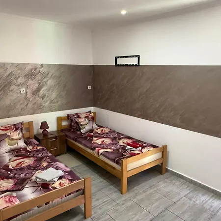 Stefan 2 Апартаменты *